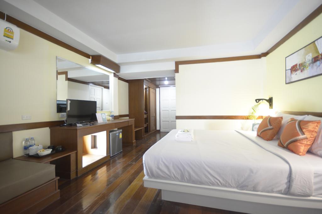 Ostello Irest Ao Nang Seafront Esterno foto