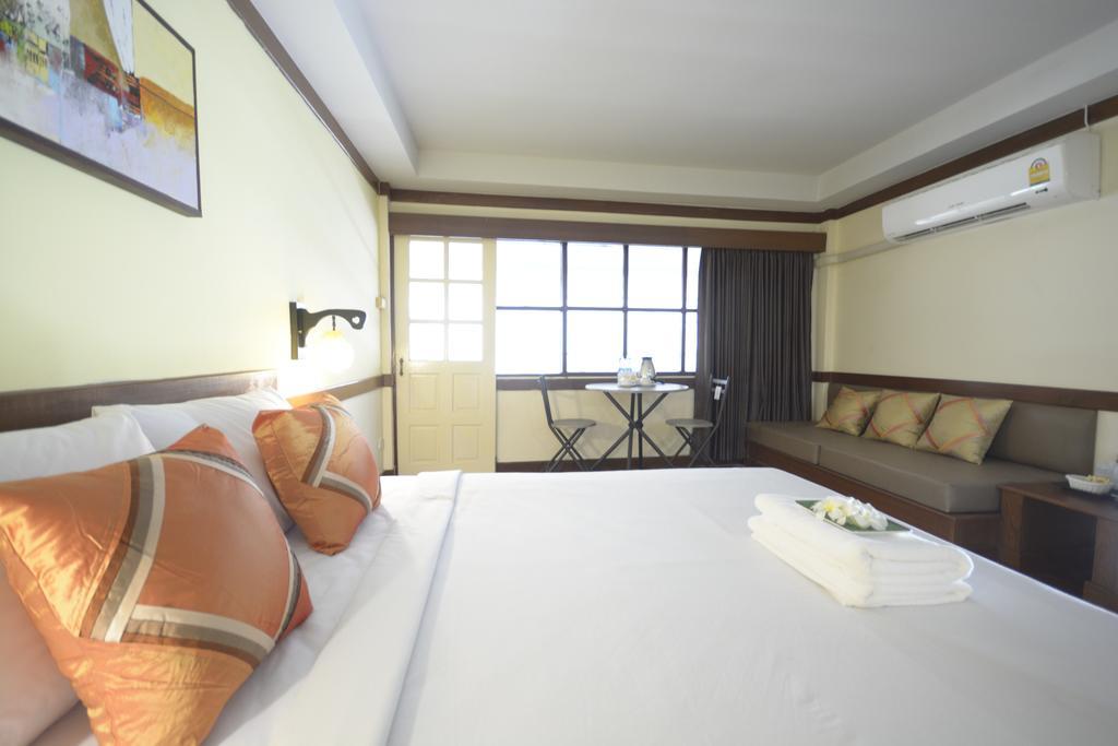 Ostello Irest Ao Nang Seafront Esterno foto