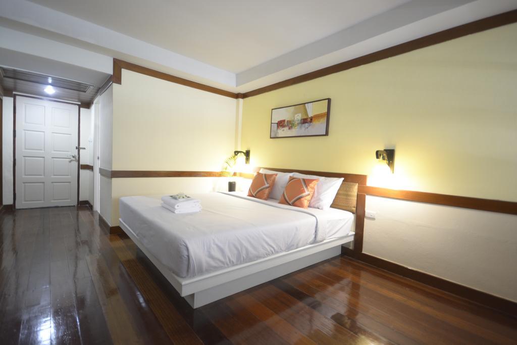 Ostello Irest Ao Nang Seafront Esterno foto