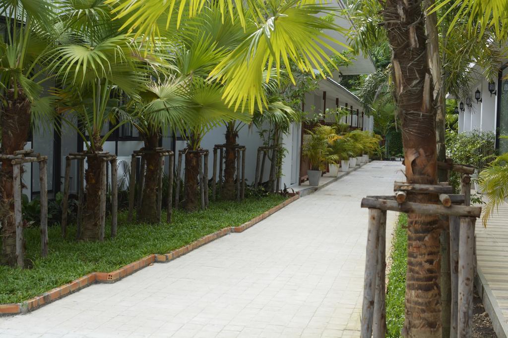 Ostello Irest Ao Nang Seafront Esterno foto