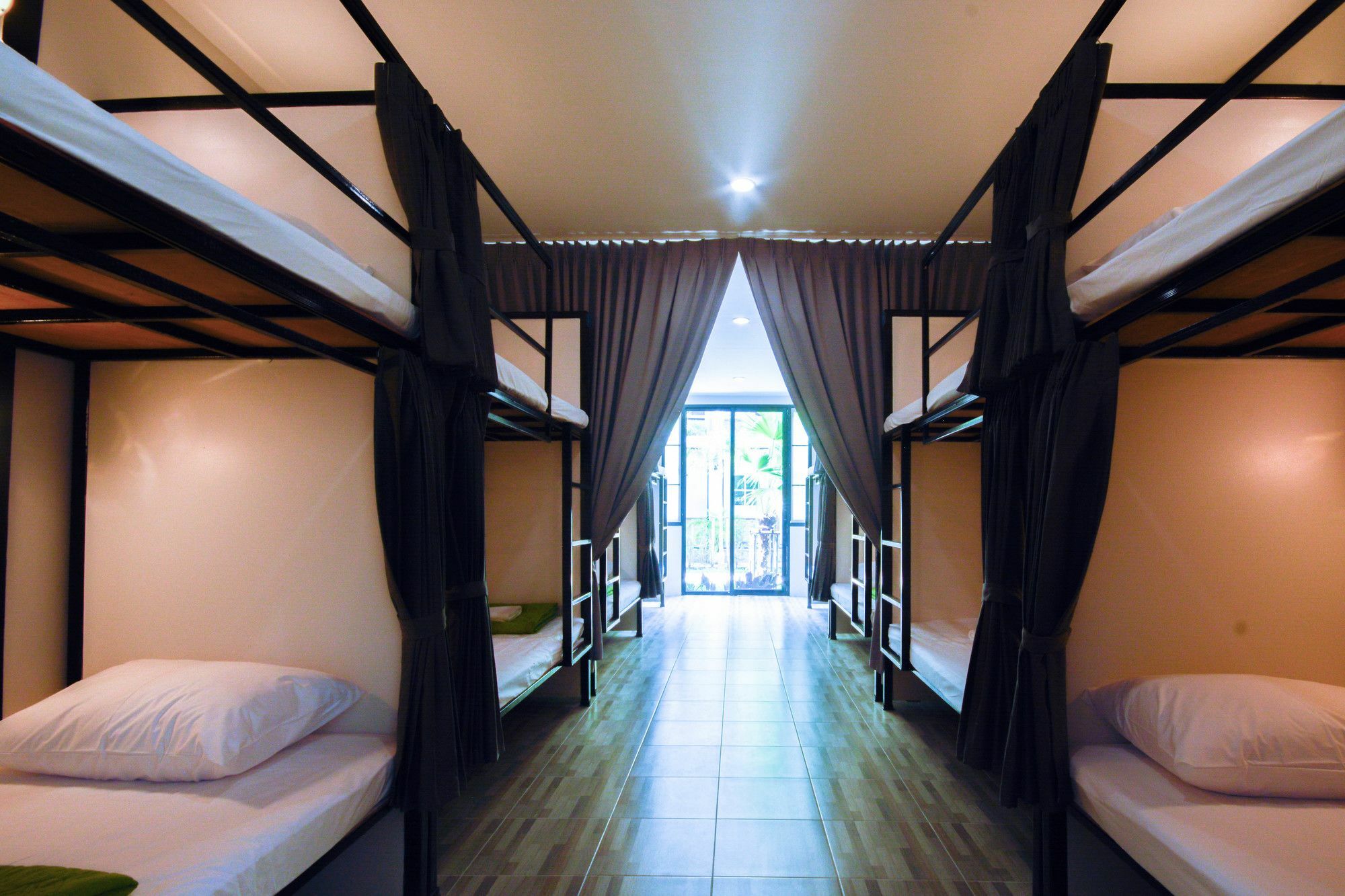 Ostello Irest Ao Nang Seafront Esterno foto