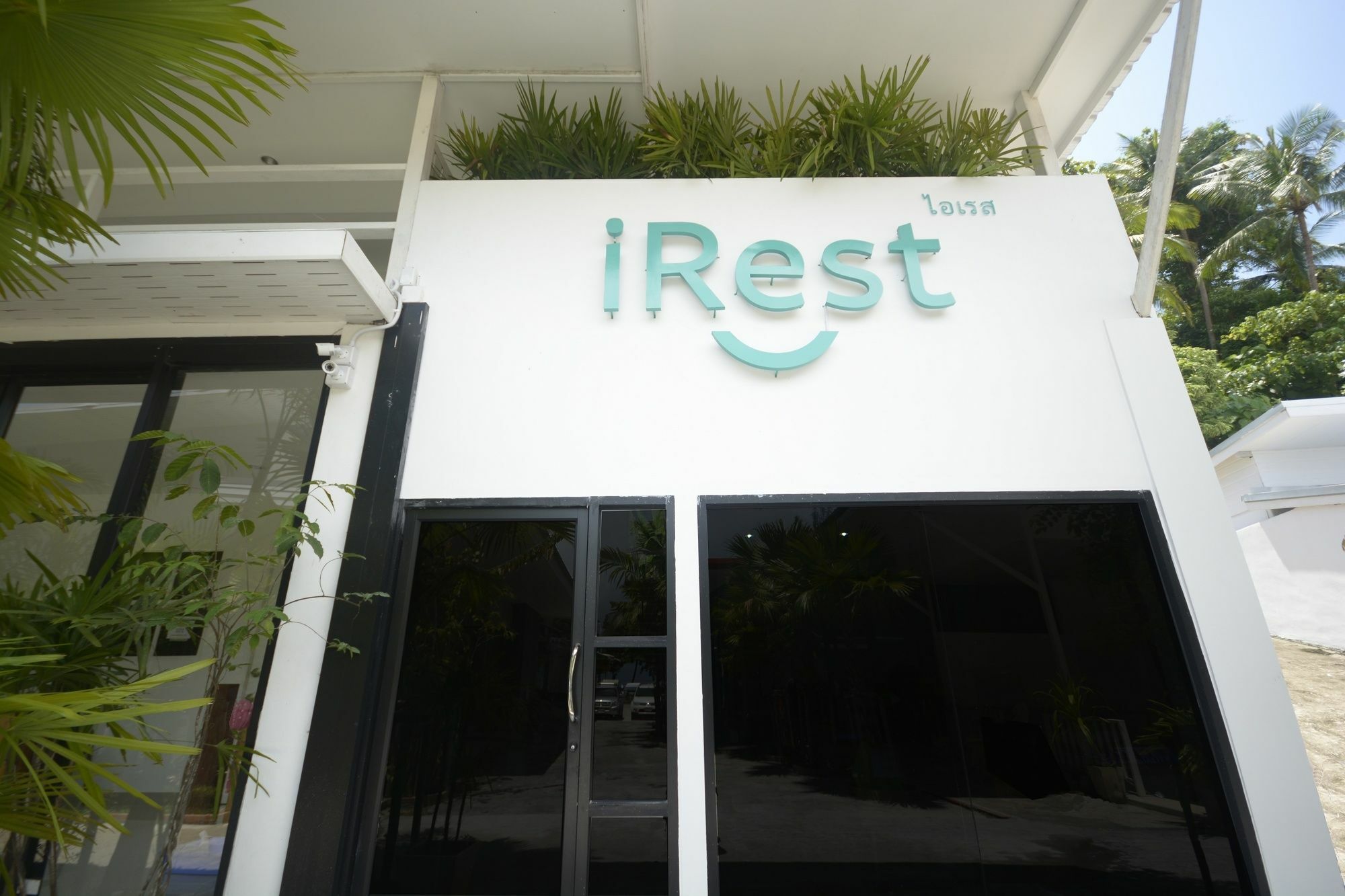 Ostello Irest Ao Nang Seafront Esterno foto