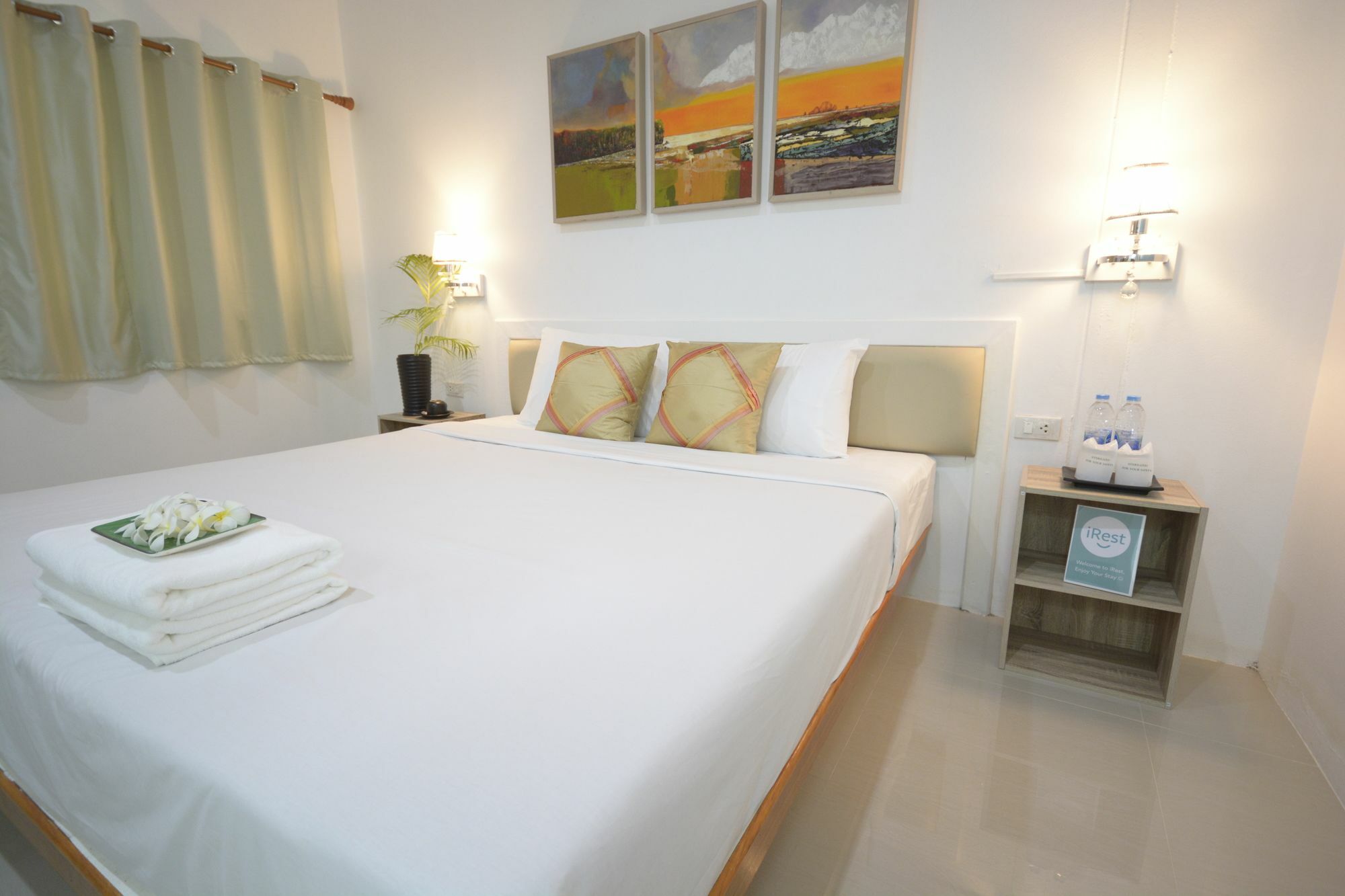 Ostello Irest Ao Nang Seafront Esterno foto
