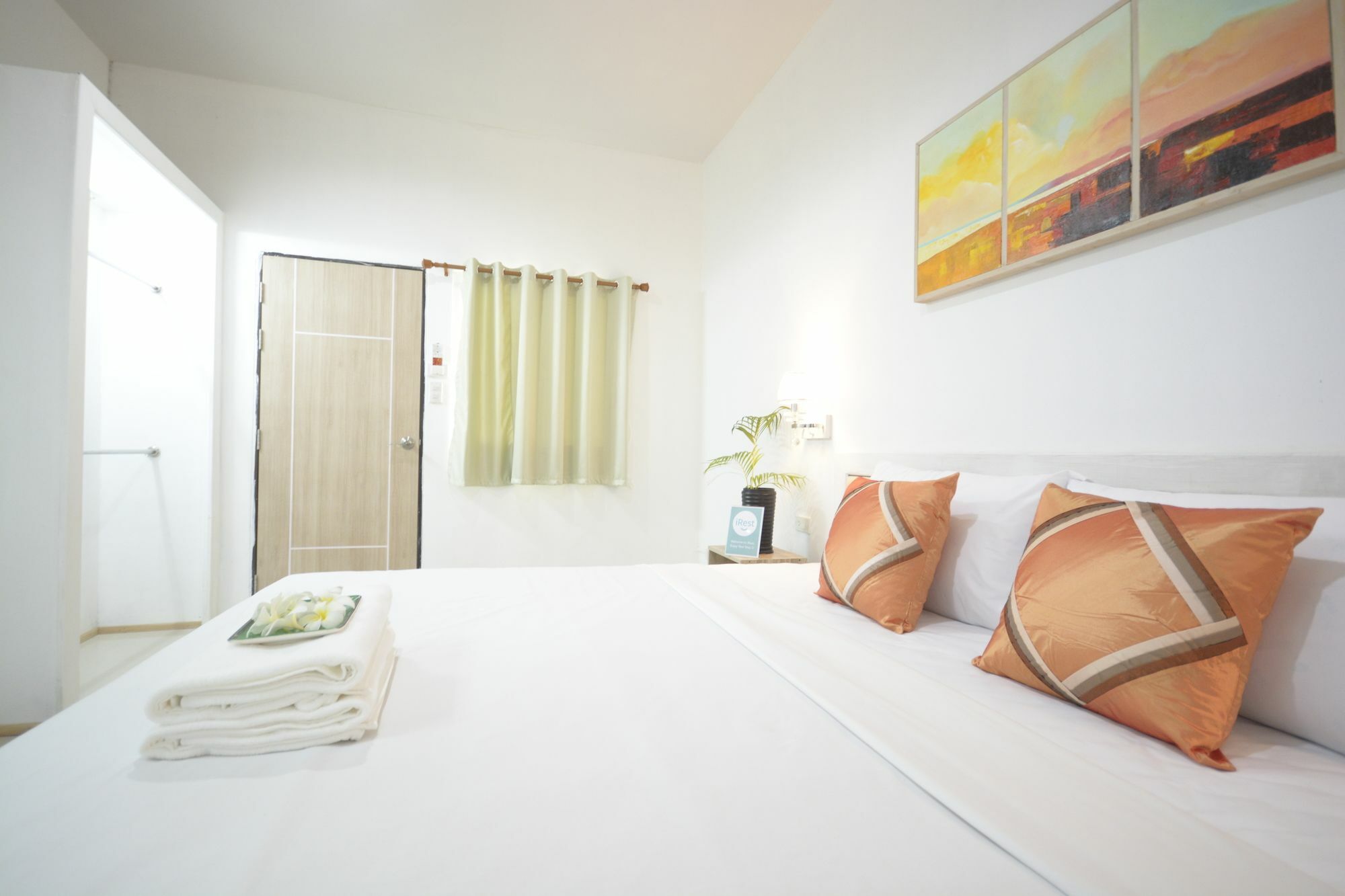Ostello Irest Ao Nang Seafront Esterno foto