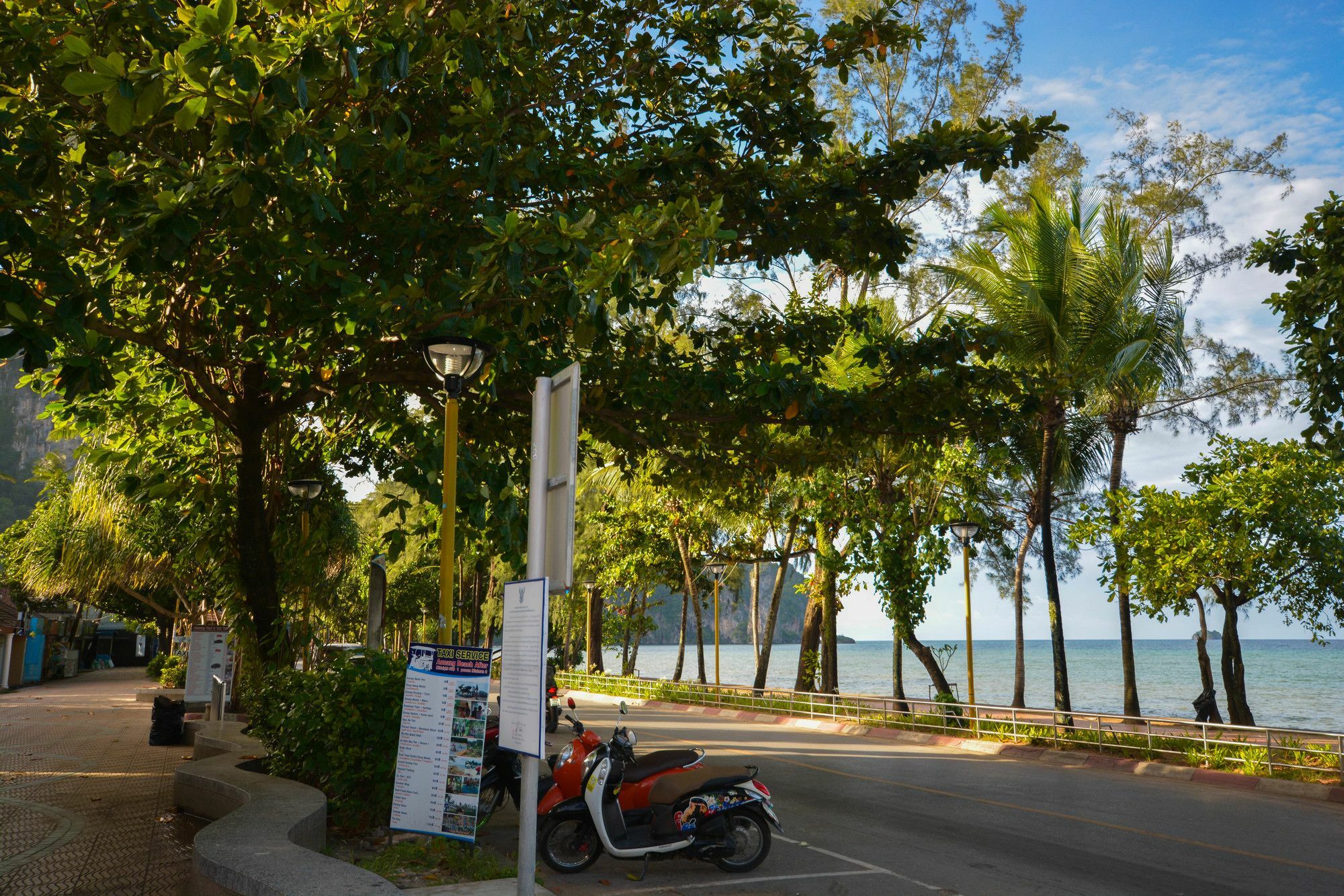 Ostello Irest Ao Nang Seafront Esterno foto