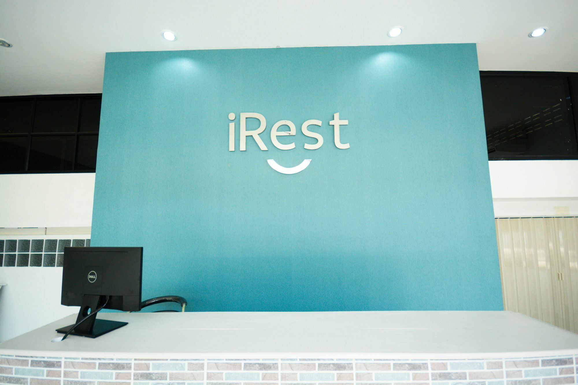 Ostello Irest Ao Nang Seafront Esterno foto