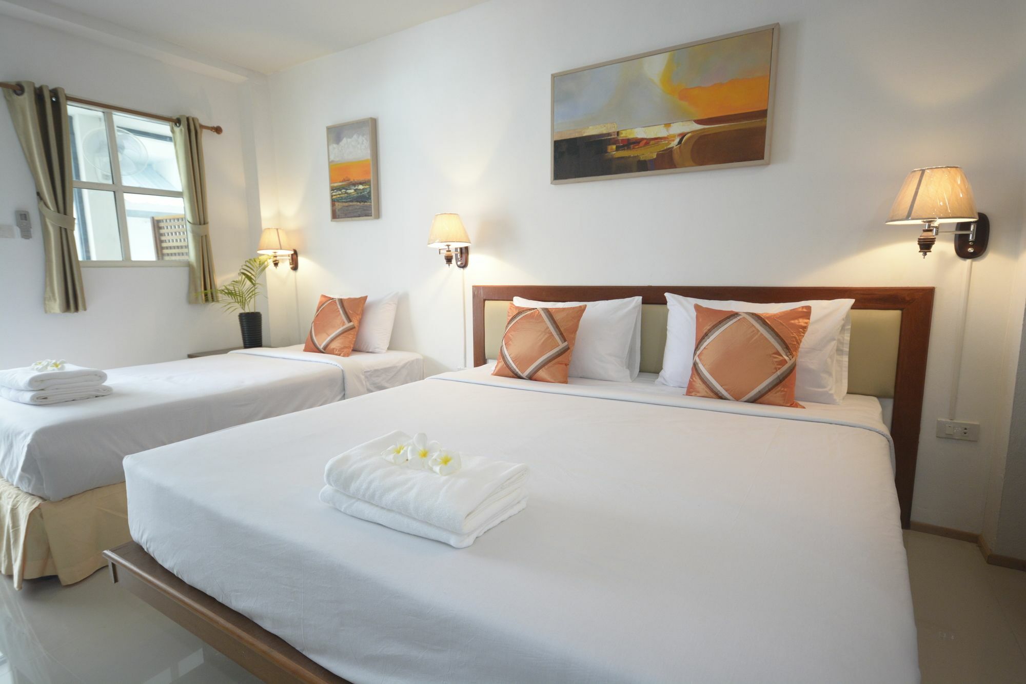 Ostello Irest Ao Nang Seafront Esterno foto